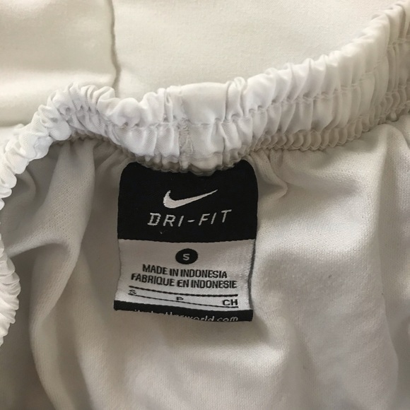 Nike shorts - Picture 2 of 2